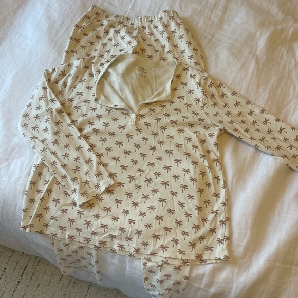 Roller Rabbit Pajamas - Picture 2 of 4